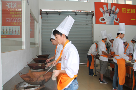 福州哪里有学习氛围好的厨师培训机构或学校,